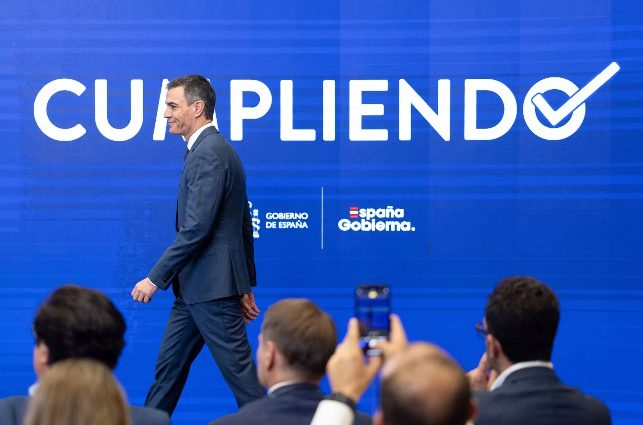 El premier español, Pedro Sánchez, a su llegada a una comparecencia para hacer balance del curso político, en el Complejo de la Moncloa, en Madrid 