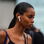 Lo nuevo en auriculares inalámbricos: funciones más allá de la reproducción de música