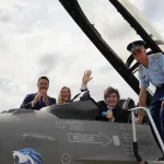 Milei define la letra chica del Presupuesto y la reforma laboral y en el Gobierno hay dudas sobre cuánto tensionar con gremios y gobernadores