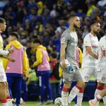 Ante la mirada de Riquelme, el flojo partido de dos jugadores de Argentinos seguidos por Boca