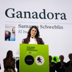 “¿Por qué perder el tiempo en 250 páginas si puedo contarlo en 20?”: la escritora Samanta Schweblin, ganadora del premio Aena, en siete cuentos