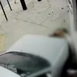 González Catán: un joven perdió el control del auto, se subió a la vereda y atropelló a dos nenas