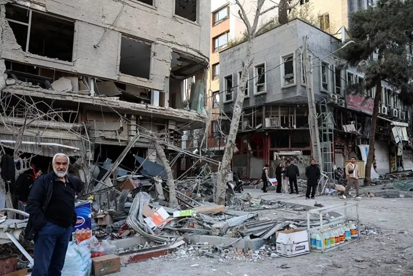 Las calles de Teherán tras los bombardeos