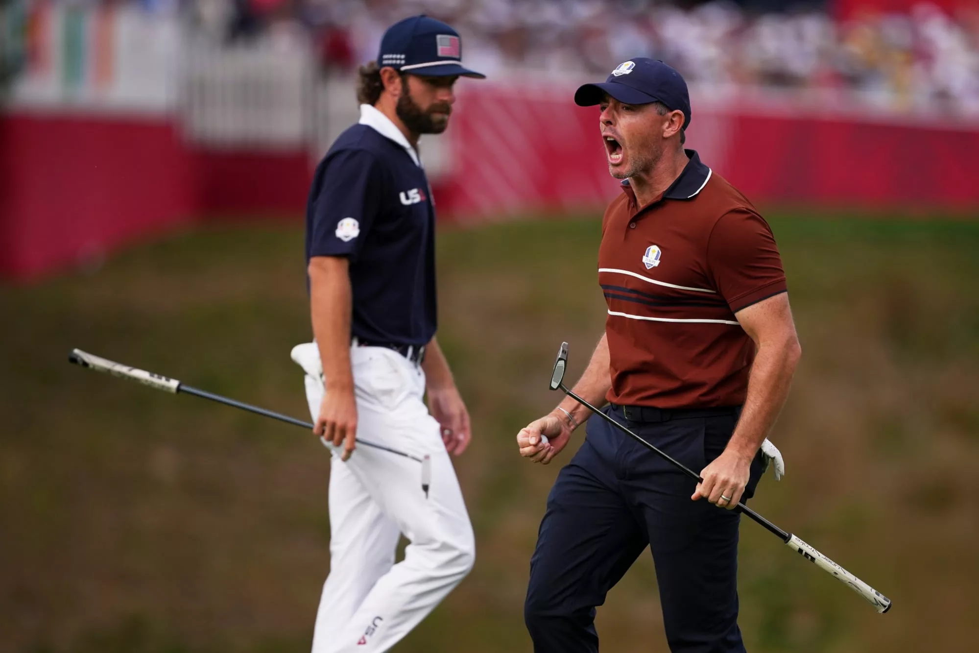 Se avecina un desenlace tenso por la Copa Ryder en Nueva York, donde Rory McIlroy fue hostigado por el público; Europa aventaja a Estados Unidos.