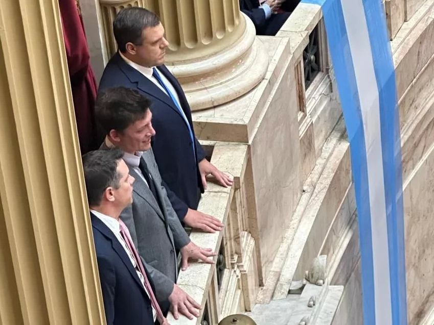 Sebastián Amerio, Santiago Caputo y el Gordo Dan, en la apertura de sesiones del domingo, una imagen que no se vio en la transmisión