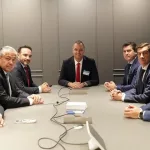 Manuel Adorni concentró el protagonismo en Nueva York mientras crece la polémica por el viaje de su esposa