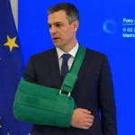 Antonio R. Naranjo: «El cabestrillo de Sánchez»