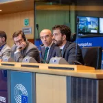 Carlos Quero (VOX) detalla ante Europa por qué la inmigración es un problema decisivo que agrava el drama de la vivienda