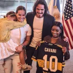 Cavani, un embajador xeneize: el regalo de Boca para Simone Biles