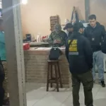 Desesperada búsqueda de un joven en Chaco: cuatro detenidos y un conflicto entre familias y policías