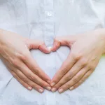 Maternidad postergada: el llamativo dato de las madres añosas y la nueva edad a la que ya congelan óvulos