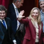 Cuáles son las 8 privatizaciones con las que el Gobierno prevé juntar US$ 2.000 millones hasta fin de año para pagar deuda