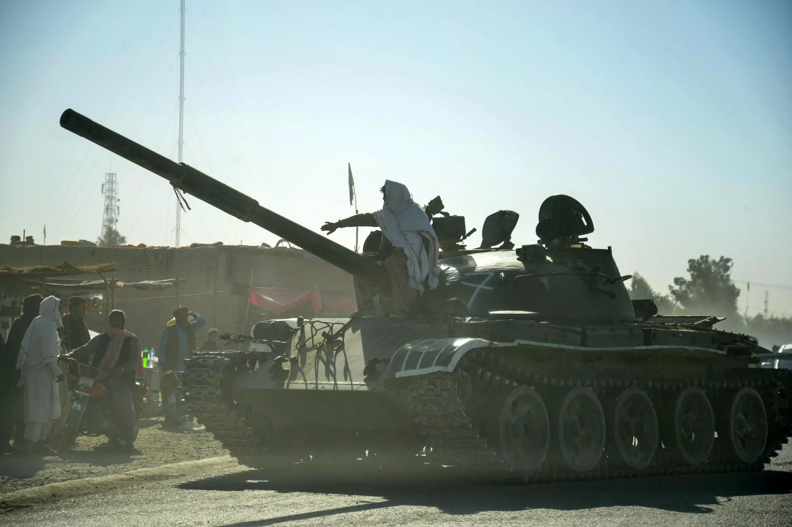 Combatientes talibanes durante los choques con Pakistán en octubre pasado