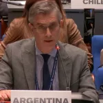 El gobierno de Milei exigió en La Haya que se activen las órdenes de captura contra Maduro y el chavismo lo acusó de “falso defensor de los derechos humanos”