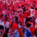 Madrid se tiñe de rojo y amarillo y estallan los festejos para celebrar la victoria frente a Argentina en la final del Mundial