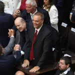 Polémica por el viaje de Adorni a Estados Unidos con su mujer: tiene que hablar en el Congreso y le pedirán explicaciones