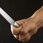 Terror: un inmigrante argelino secuestra a su expareja y a sus hijos y los tiene encerrados en el coche 13 días, a punta de cuchillo