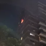 Impresionante incendio en un edificio de Villa Devoto: un chico y una mujer fueron hospitalizados por inhalación de humo
