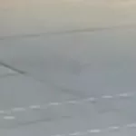 Hacía “wheelie” con la moto y atropelló a una jubilada que cruzaba la calle: la mujer quedó en estado delicado y lucha por su vida