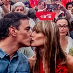 Sánchez llamó a CEOs del IBEX y premió con 300 millones de euros a las empresas que financiaron la ‘cátedra’ de su mujer