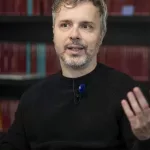 Después de vender 4,5 millones de libros, el español Juan Gómez-Jurado vuelve con ‘Mentira’