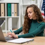 Carolina del Norte ofrece a latinos clases de inglés gratis y en línea: los requisitos necesarios para inscribirse