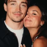 Video: Charles Leclerc se casó antes del GP de Australia y paseó en una Ferrari icónica por Mónaco