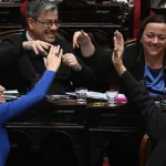 Pese a la renuncia a la candidatura, el peronismo sostiene la presión a José Luis Espert para sacarlo de la presidencia de Presupuesto
