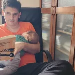 Mundos íntimos. ¿La cabeza de mi bebé estaba un poco plana? Sí, no era idea mía. Necesitó un casquito a medida para corregirla.