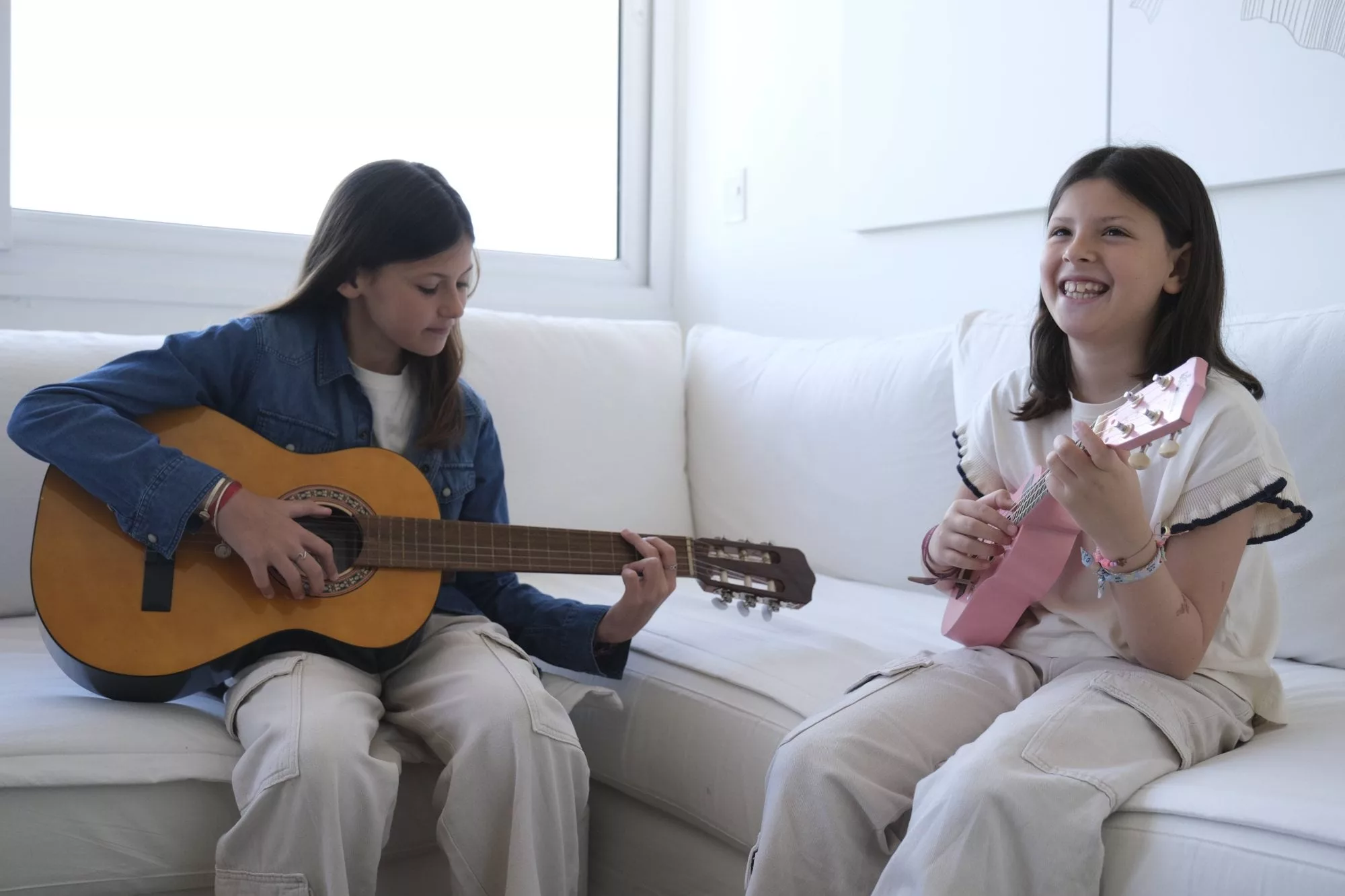 Este año, Anita e Inés aprenden música; 