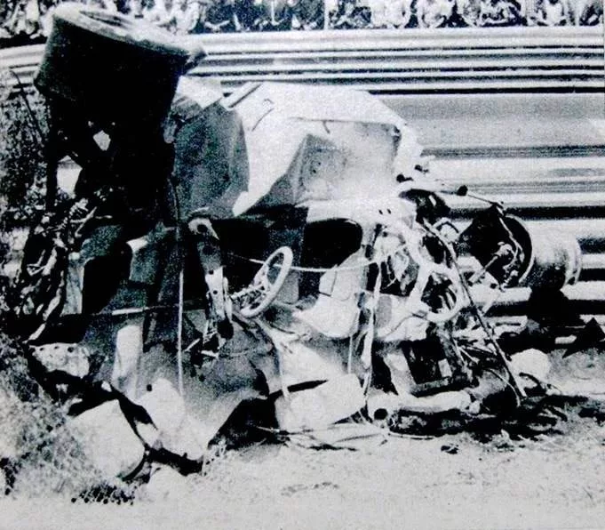 El Embassy Hill de Rolf Stommelen cayó sobre la gente