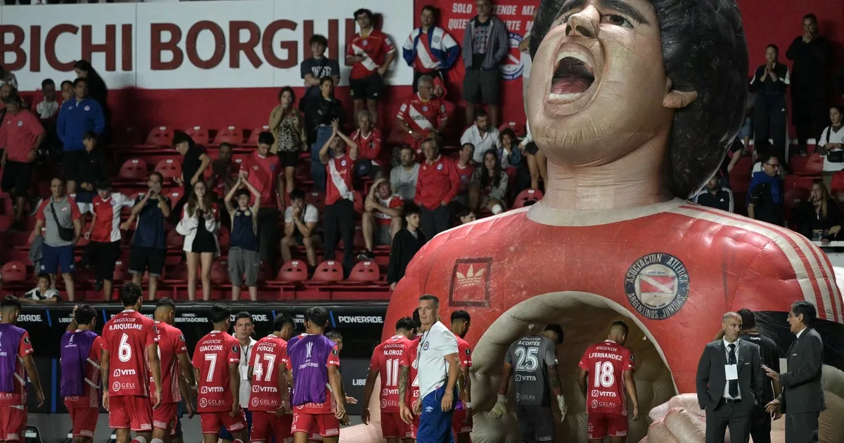 Video: Argentinos, la chance del penal errado y afuera de todas las copas