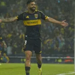 Con Cavani en el banco, Milton Giménez metió un doblete en 16 minutos