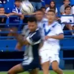 Video: Falcón Pérez dio penal para Vélez y lo anuló tras ver el VAR