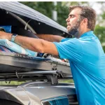 Ni sillas ni escaleras para alcanzar el techo del coche: este pequeño accesorio es todo lo que necesitas