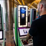 España comienza a registrar el rostro y las huellas de viajeros no comunitarios de forma automática