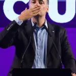 Últimas encuestas: hasta los votantes de LLA piden que el funcionario se vaya