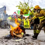 La letra pequeña del anuncio “electoralista” de Mañueco de incorporar a bomberos de empresas privadas al sistema público