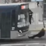 Un hombre de 70 años fue atropellado por un colectivo mientras cruzaba la calle en Mendoza