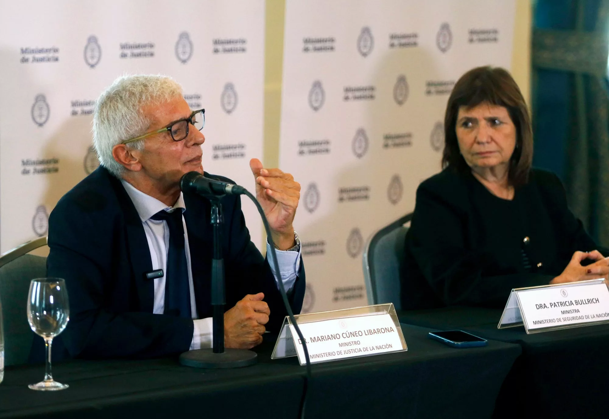Conferencia de prensa de los ministros Cúneo Libarona y Patricia Bullrich en Mar del Plata
