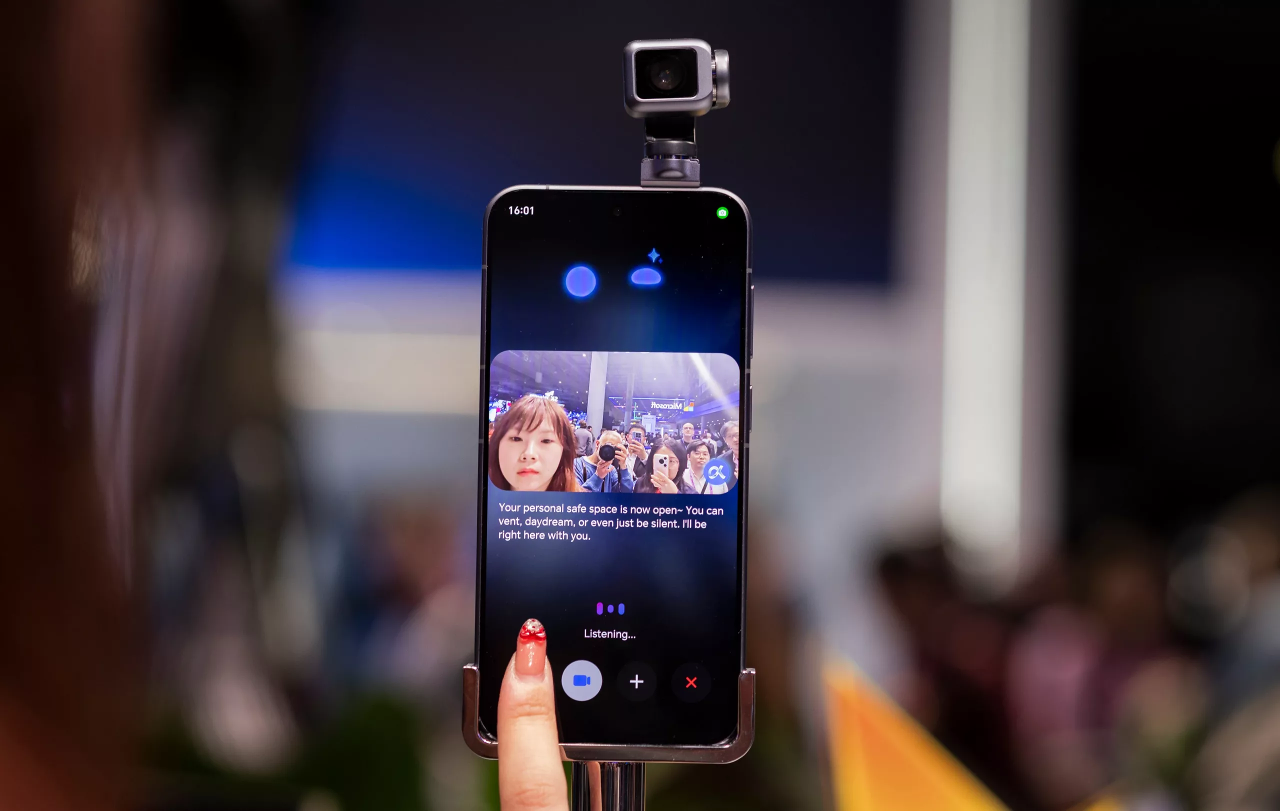 El Robot Phone en el stand de Honor. 