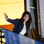 A Cristina le llegó una encuesta confidencial de la Provincia y se encendió la interna contra Kicillof
