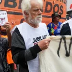 Los jubilados arrancaron el año con nuevas pérdidas contra la inflación