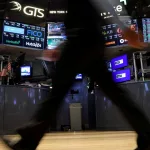 Mercados: los bonos argentinos mejoran en Wall Street pero el riesgo país todavía se mantiene cerca de los 450 puntos