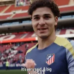 Video: el orgullo de Julián Álvarez por llevar una flor a la mitad de la cancha