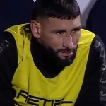 Un jugador de Barracas debió ser expulsado tres veces y el técnico lo sacó