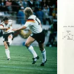 Los héroes del fútbol dibujan su mayor hazaña