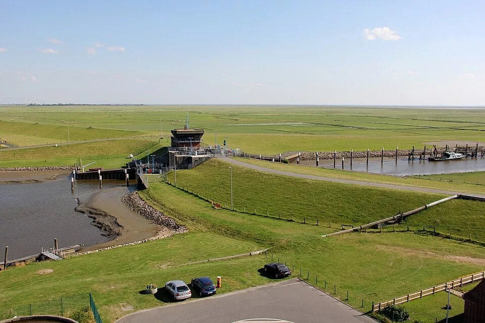 Los póler en los Países Bajos son terraplenes que impiden el desborde y las inundaciones cuando el mar crece