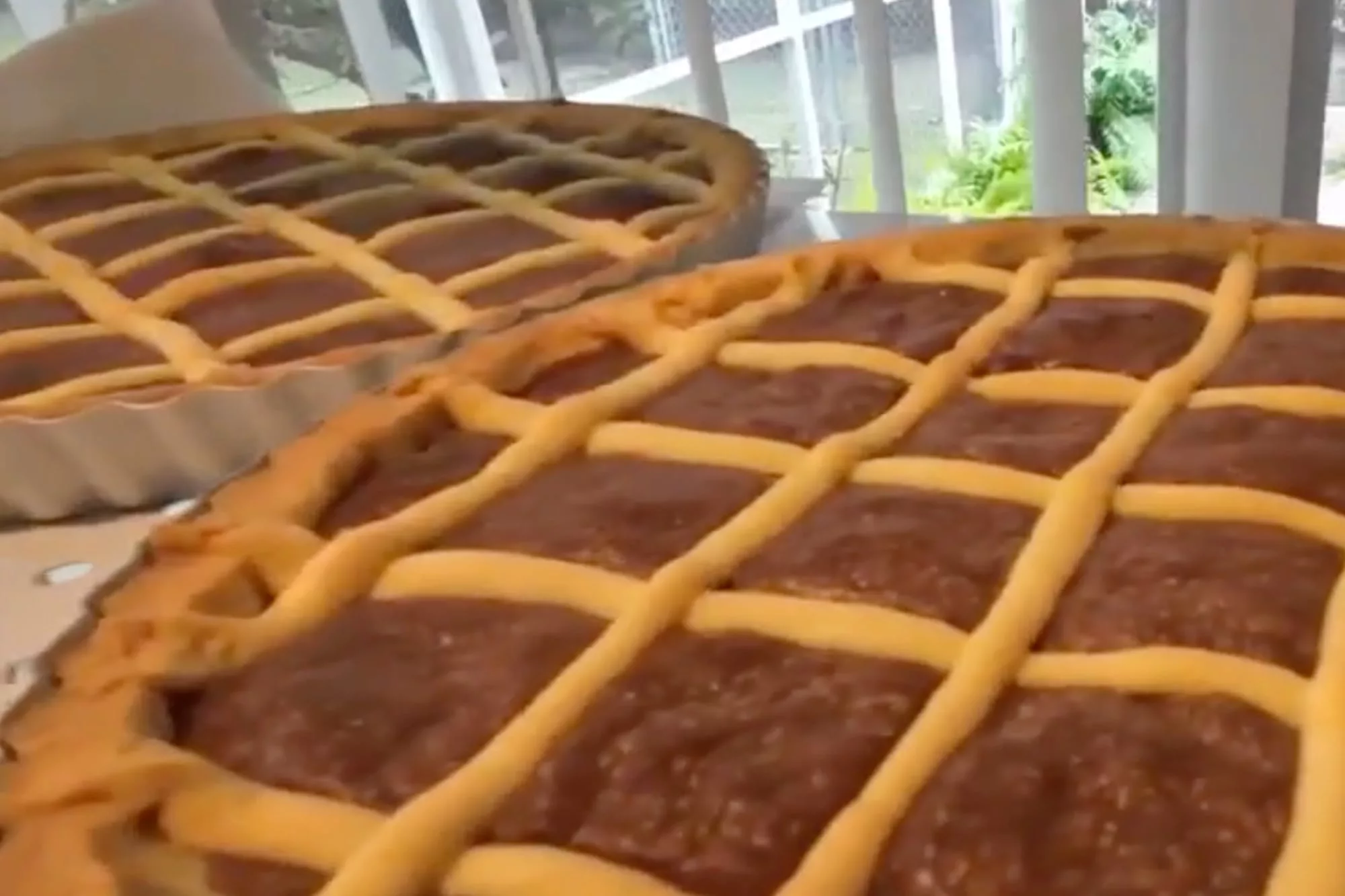 Sus productos incluyen tartas de distintos sabores y tamaños, con precios que varían entre US$10 y US$55