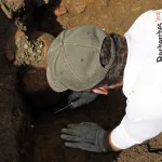 Hallan enterradas vasijas repletas de monedas romanas de 1800 años de antigüedad